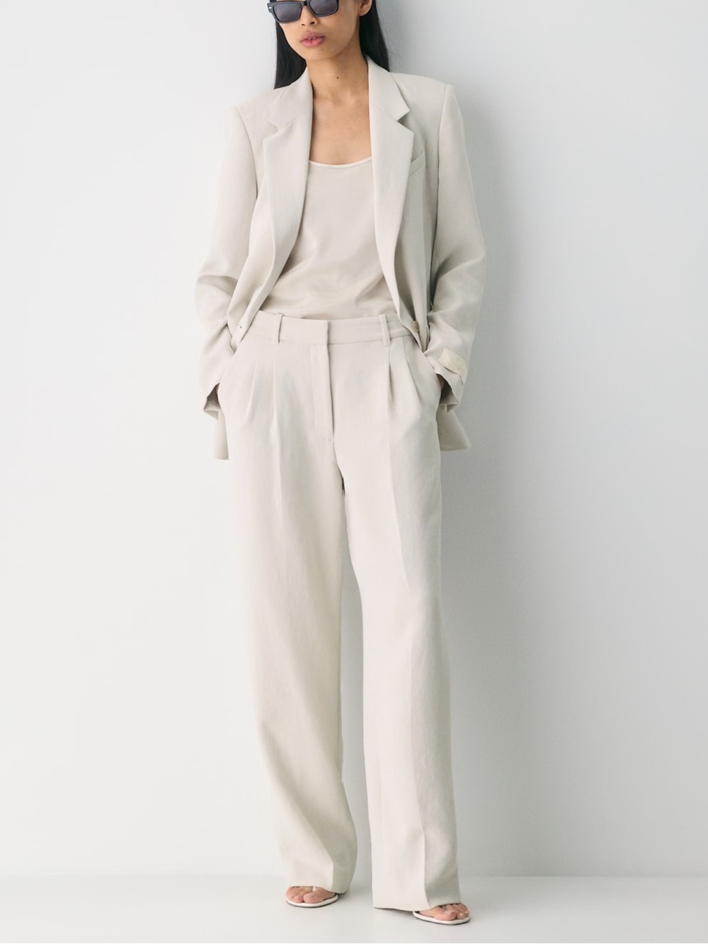 Aritzia The Effortless Pant™ - Crepette™ in ivory, size 0